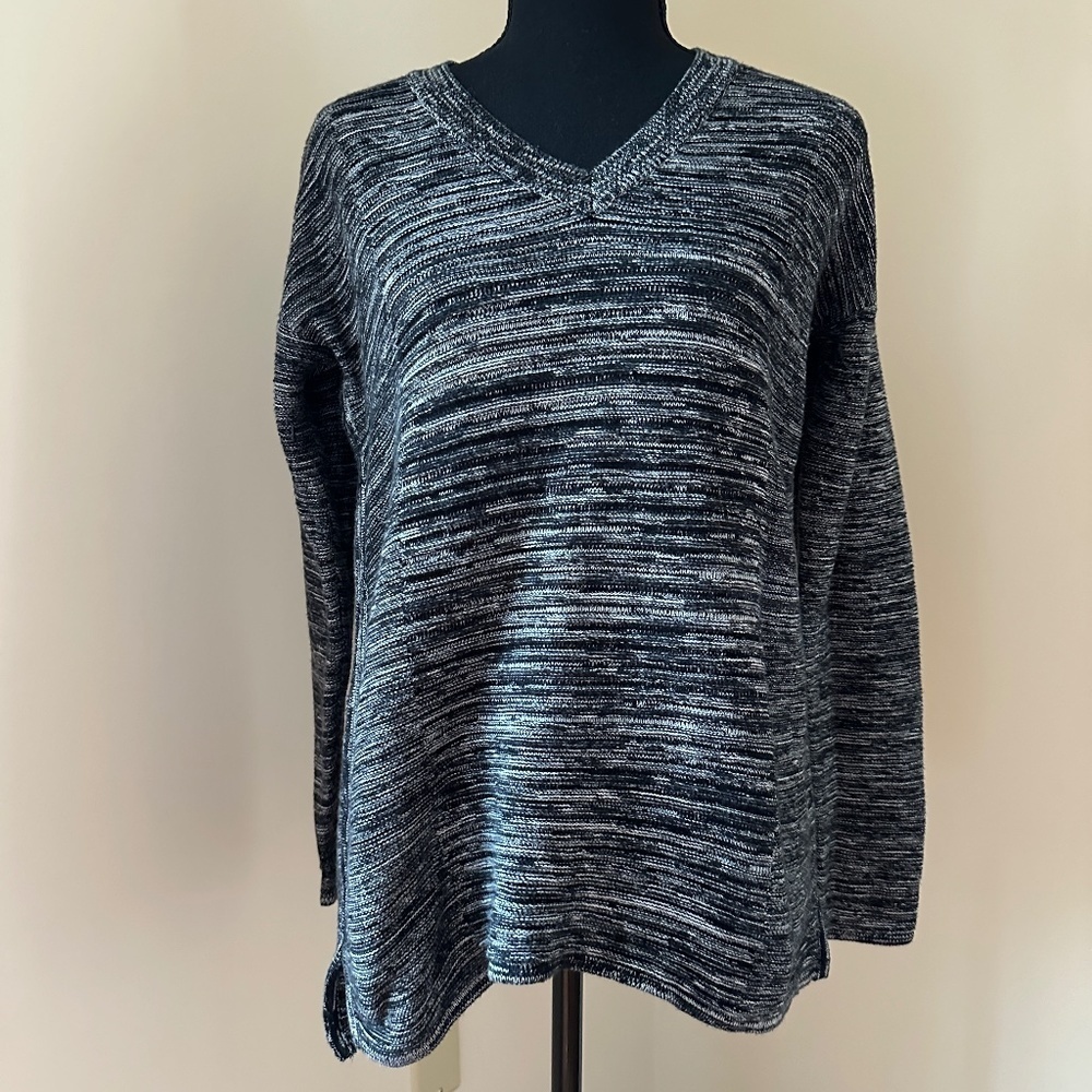 **ELLEN TRACY* Black x White Long Sleeve V-Neck Sweater Size Large